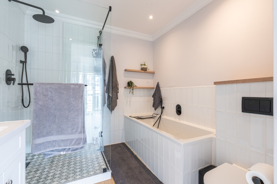 4 Bedroom Property for Sale in Sea Point Western Cape